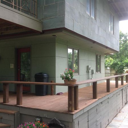 Abigaile'S Treehouse Otel Bryan Dış mekan fotoğraf