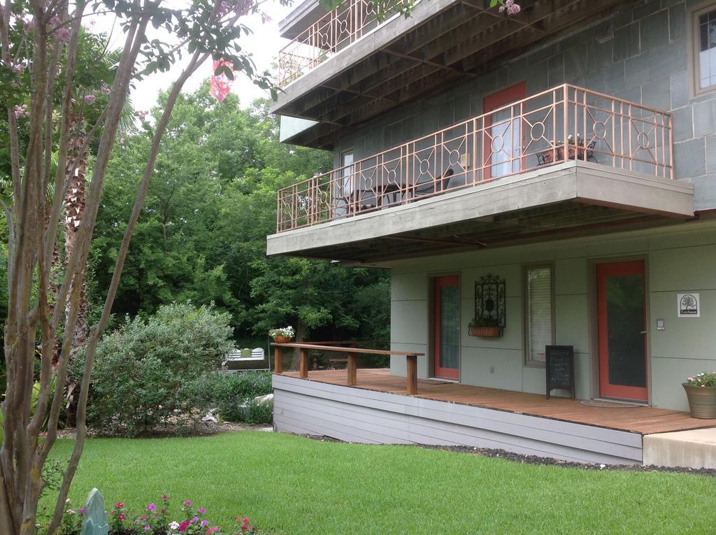 Abigaile'S Treehouse Otel Bryan Dış mekan fotoğraf