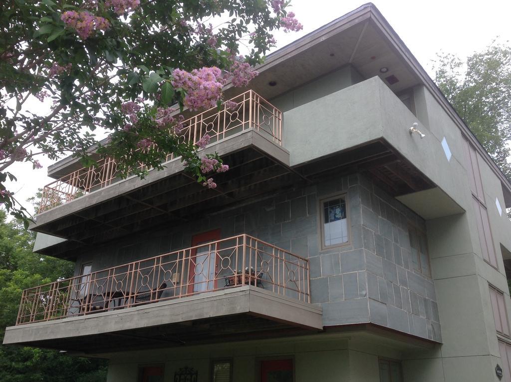 Abigaile'S Treehouse Otel Bryan Dış mekan fotoğraf